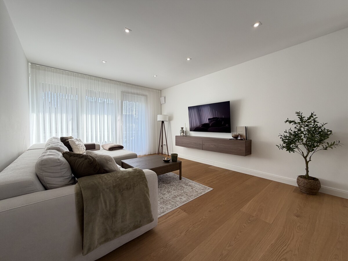 Hochwertig renovierte Wohnung an langfristige Mieter zu vermieten - Photo 1